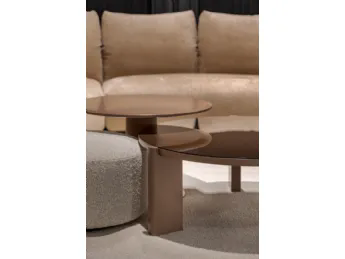Il tavolino laccato Numa di Art Nova unisce design moderno e finiture eleganti.