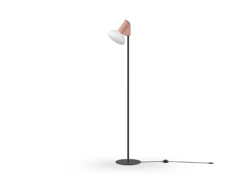 Lampada da terra Mug in metallo con diffusore in vetro opaco e supporto rivestito in cuoio di Midj