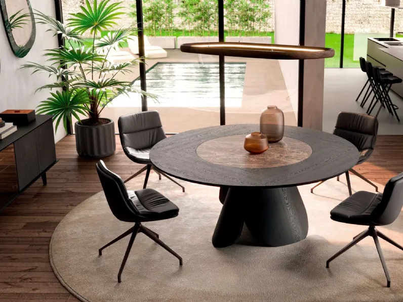 Tavolo rotondo allungabile in legno Veliero con vassoio girevole Lazy Susan in ceramica incassato nel piano di Ozzio