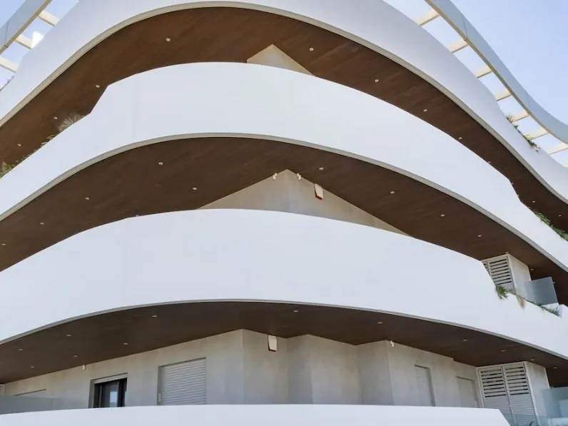 Boiserie Ultrashield Twix Full Claddy in Teak di Déco