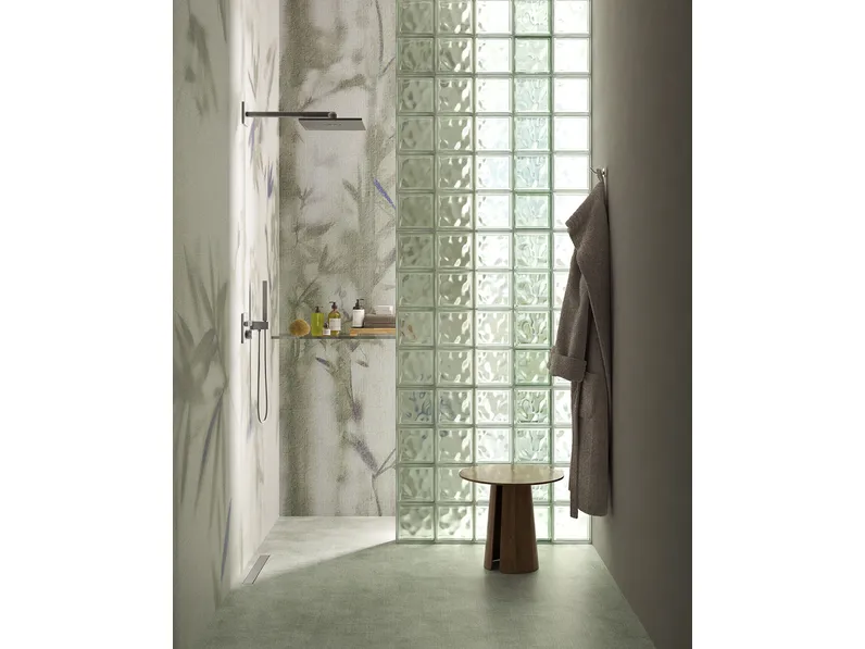 Carta da parati Misty Bamboo di Inkiostro Bianco