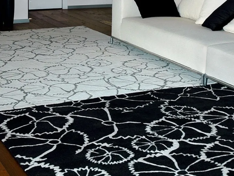 Tappeto floreale tessuto in bianco e nero Accademia 03 di Sartori Rugs