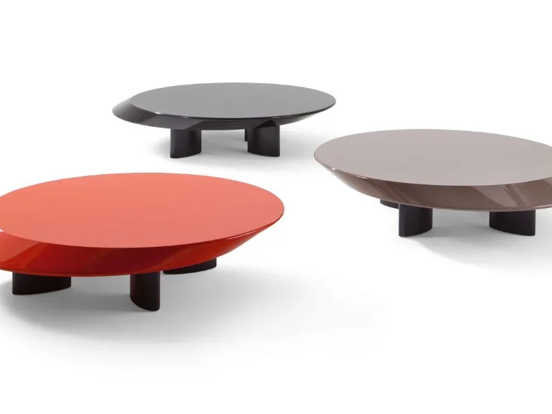 Tavolino di design Accordo in laccato lucido di Cassina