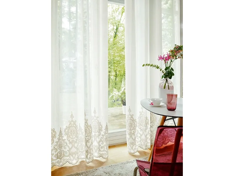 Tenda moderna con bordo ricamato Agnes di Ado