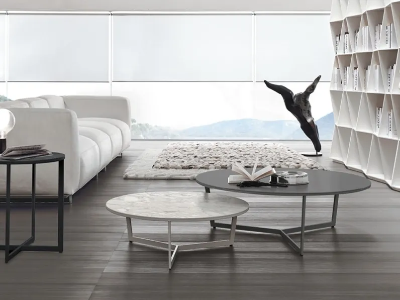 Tavolino in acciaio cromato con top in marmo o MDF laccato Harpa di Alivar