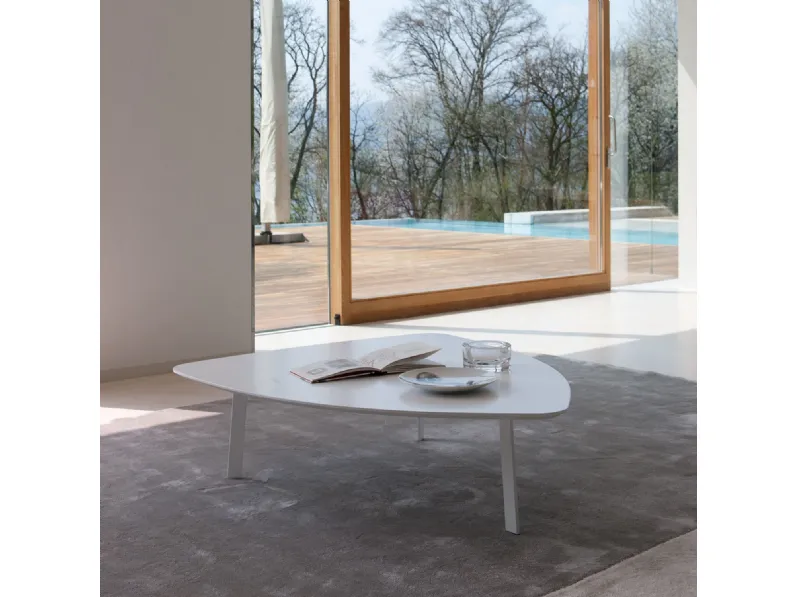 Tavolino Aspen con top laccato opaco di Alpa Salotti
