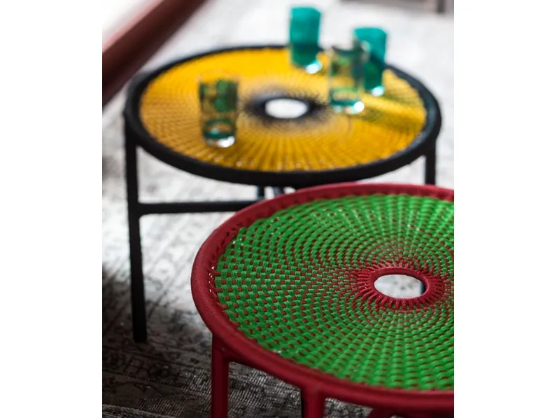 Tavolino in filo di polietilene intrecciato Banjooli di Moroso