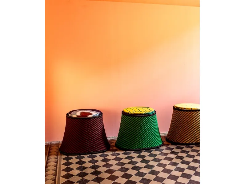 Pouf Baobab realizzato intrecciando il filato utilizzato per le reti da pesca di Moroso