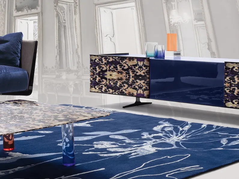 Tavolino Boomerang in plexiglass con top decorato di Signorini&Coco