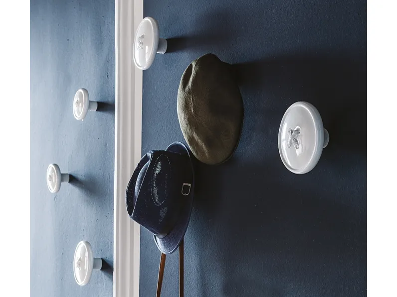 Appendiabiti Bottone in poliuretano rigido verniciato bianco madreperla di Cattelan Italia