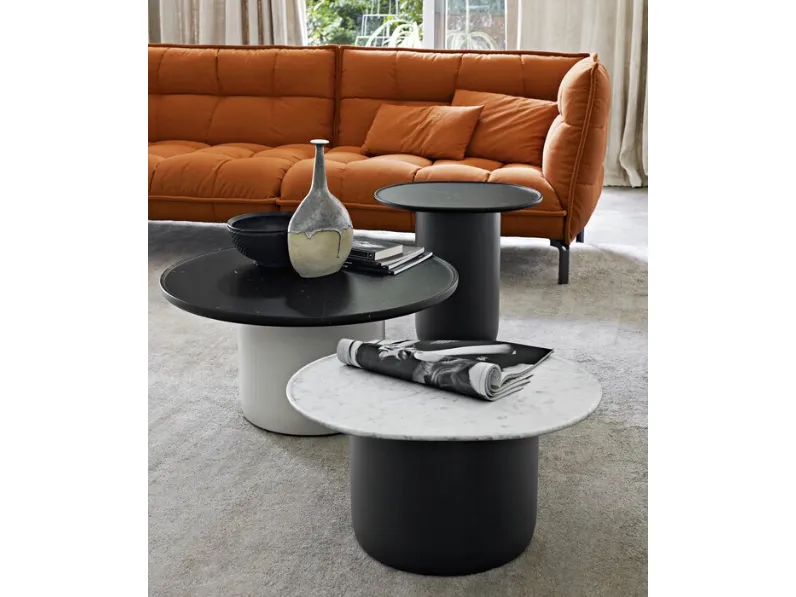 Tavolini Button Tables con top rotondo in marmo di B&B Italia