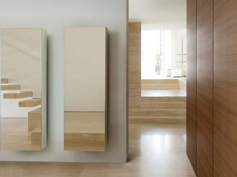 Appendiabiti in legno con specchio frontale Camper di Porada