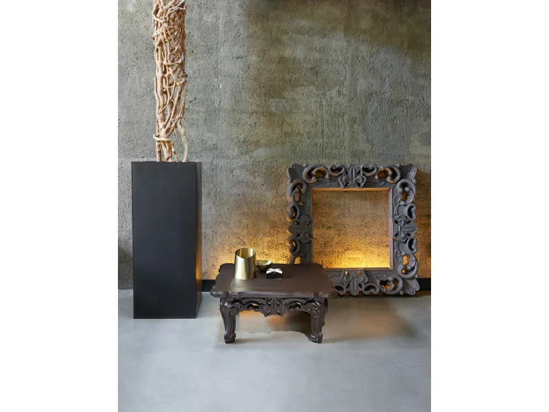 Tavolino di design di ispirazione barocca rivisitata in chiave moderna in polietilene Duke of Love di Slide