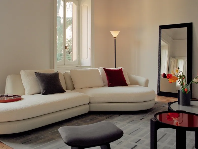 Specchiera Duo con cornice in legno massello di Frassino rivestito in pelle di Poltrona Frau