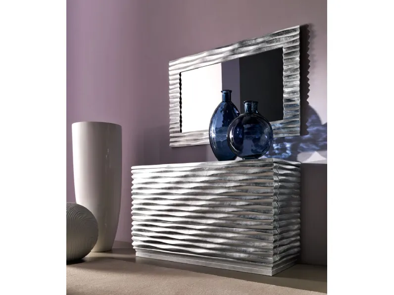 Specchiera moderna in legno massello lavorato a onde finitura argento Ebon di Cortezari