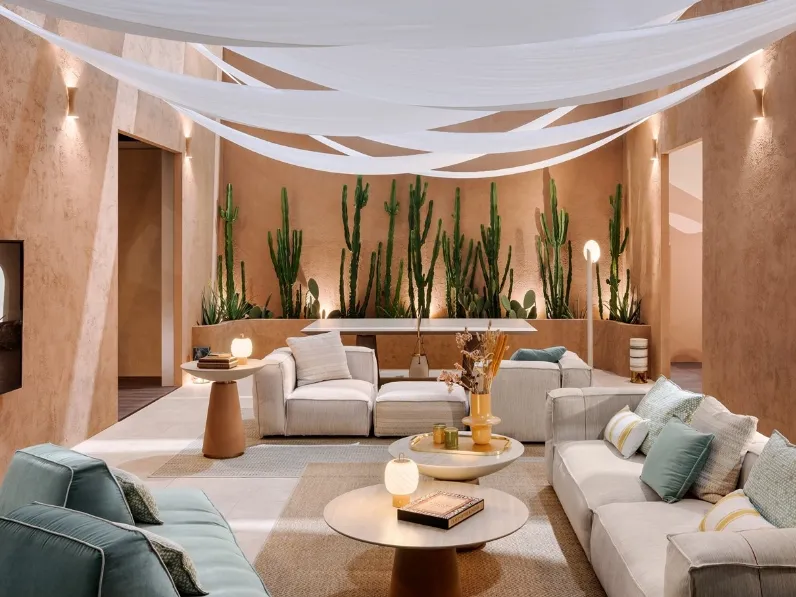 Tavolino Eclisse con top in legno e base rivestita in pelle di Vismara Design