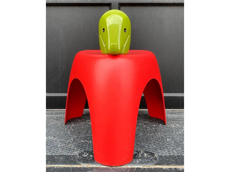 Tavolino in polipropilene Elephant Stool di Vitra