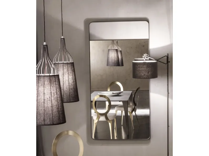 Specchio Elvis con cornice in metallo curvata di Cantori