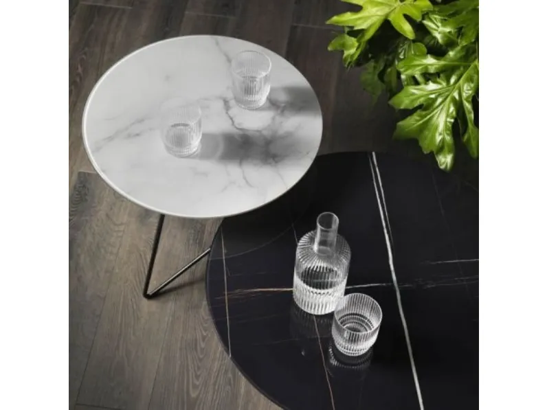 Tavolino rotondo con top in vetro-marmo Ermione Vetro Marmo di Memedesign