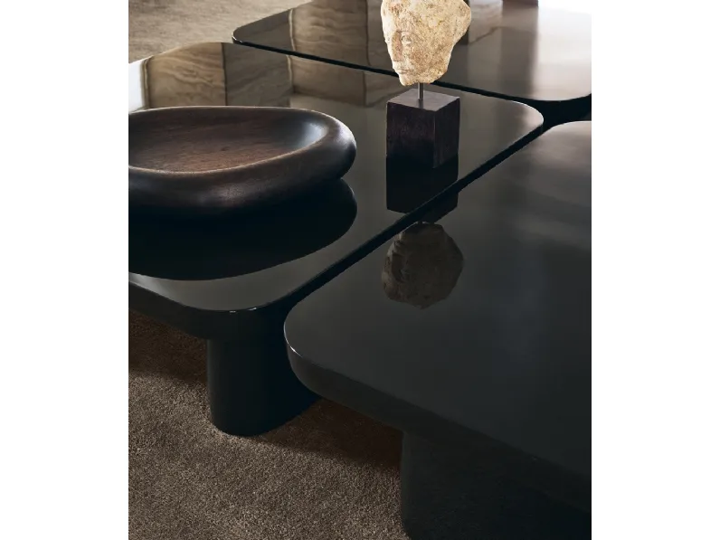 Tavolini Ernest in laccato lucido Moka di Poliform