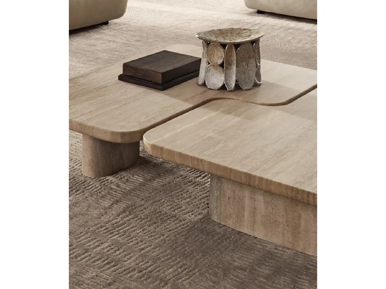 Tavolini Ernest in marmo travertino di Poliform