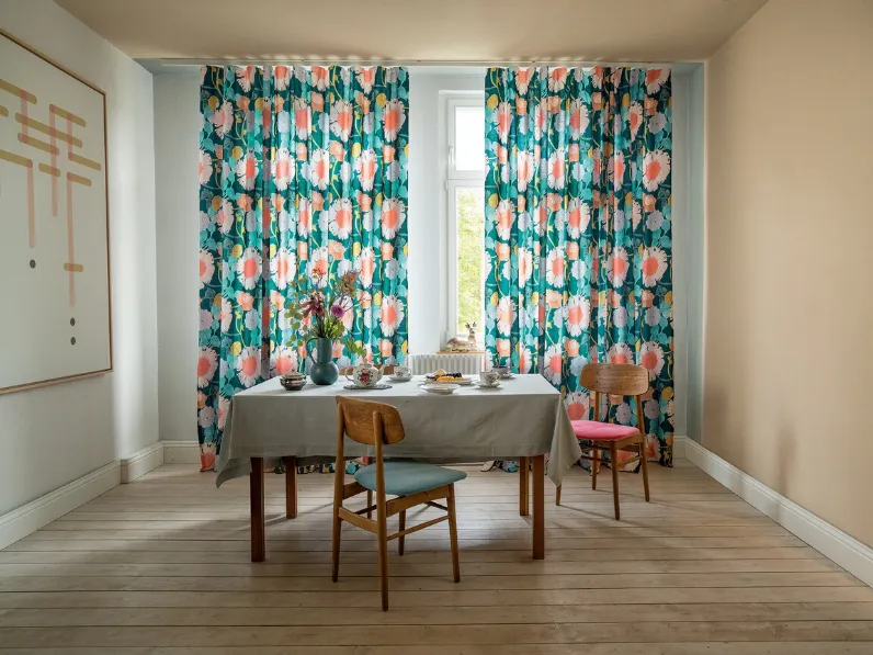 Tenda moderna con design floreale Flaneur di Ado