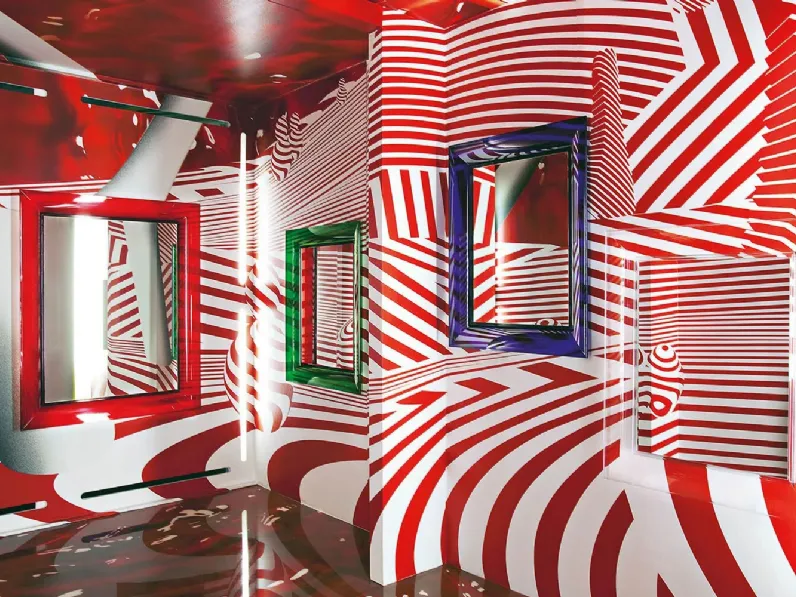 Specchio Francois Ghost con cornice in plexiglas di Kartell