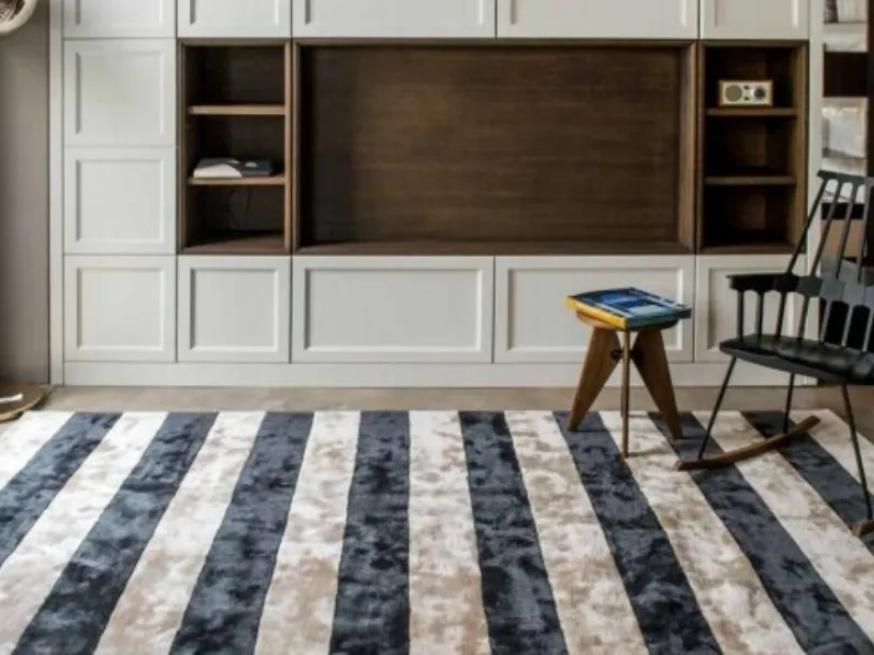 Tappeto con grafica a strisce bianche e blu Galea 01 di Sartori Rugs