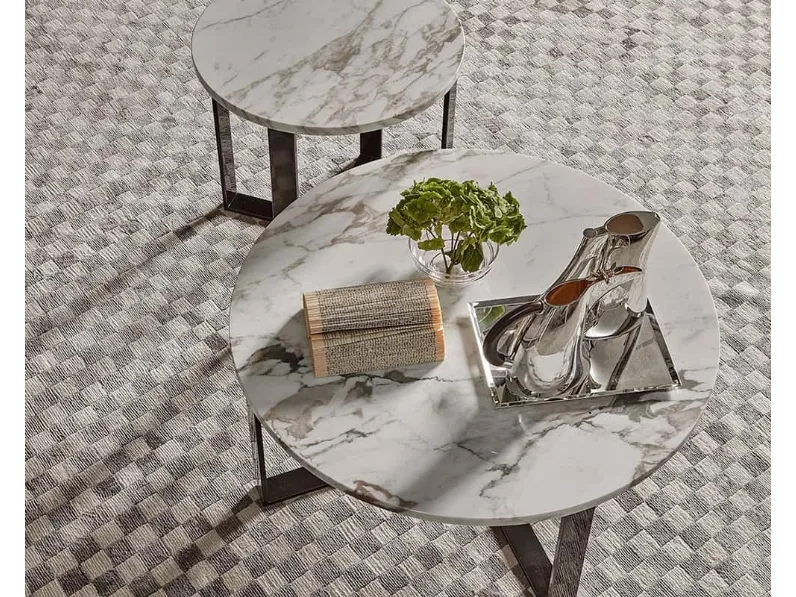 Tavolino rotondo con top in marmo Gatwick di Rosini Divani