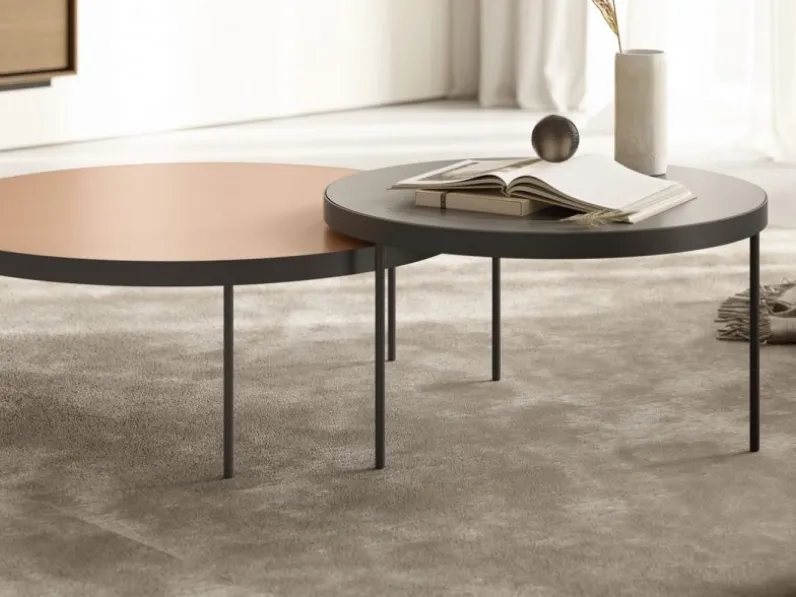 Tavolino Gau con top laccati Brick e Vison di Treku