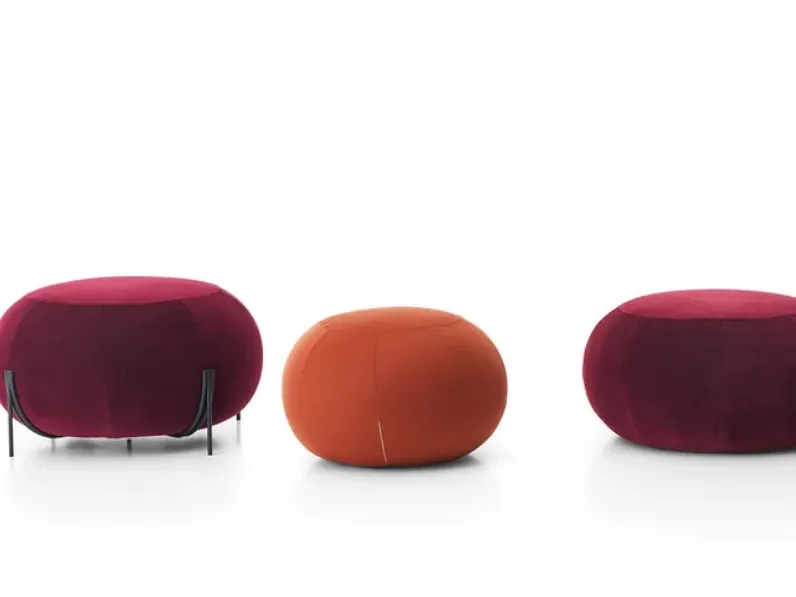 Pouf tondo in tessuto imbottito con base in metallo Geo di Saba
