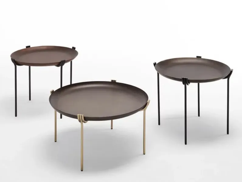 Tavolino in metallo Geo Table di Saba