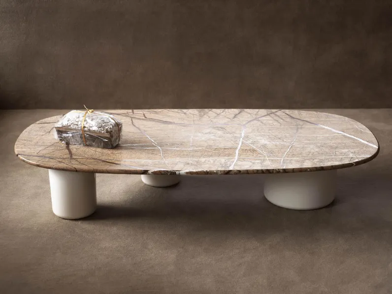 Tavolini Gian & Pan in marmo e cemento di Tacchini