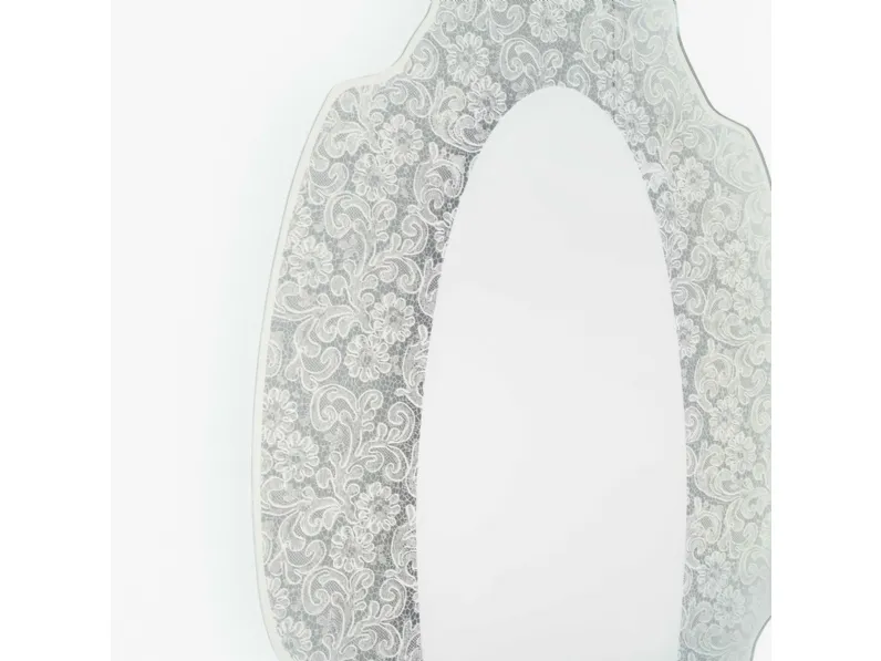 Specchio Spizzo con inserto in pizzo specchiante di Glas Italia