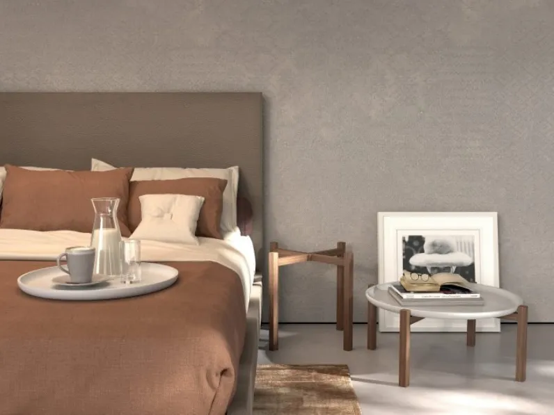 Tavolino in legno Gong con top in frassino laccato di Guzzini & Fontana