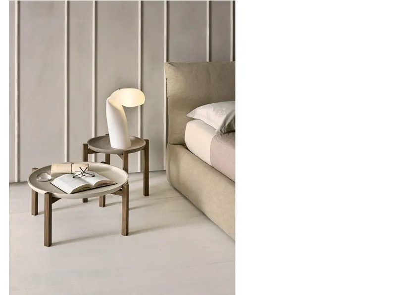 Tavolino Gong in massello di frassino con vassoio rimovibile di Pacini e Cappellini