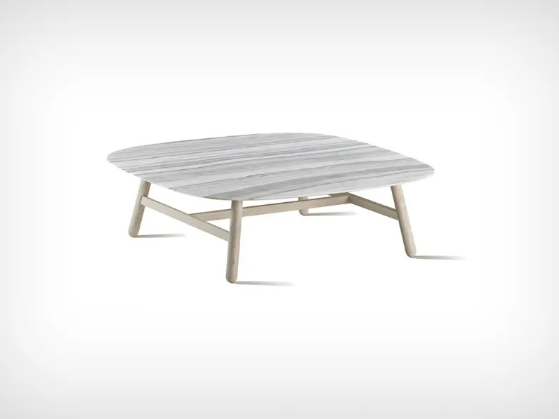 Tavolino Green T con top in marmo striato apuano e base in rovere massello de L'Origine