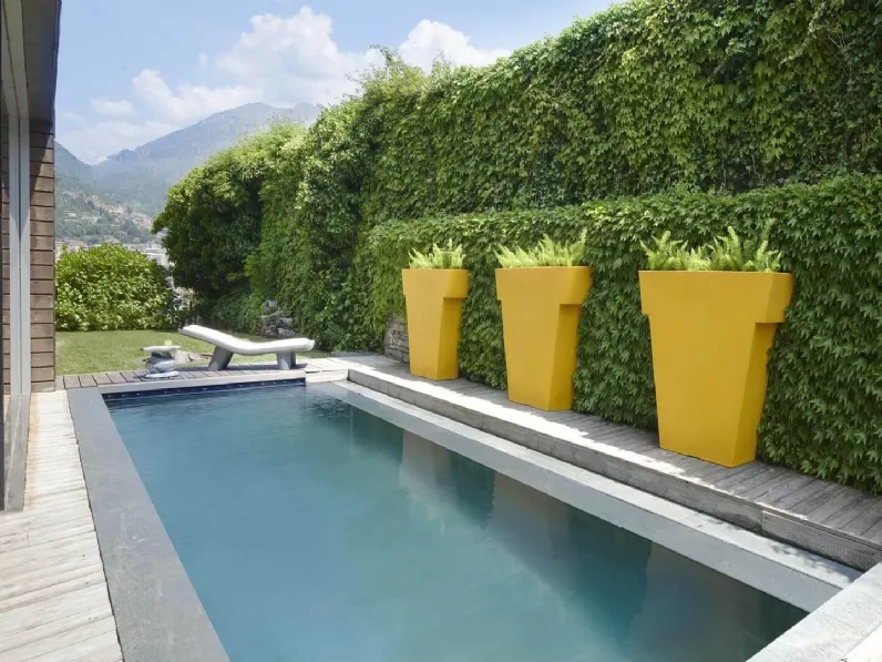 Vaso in polietiene di design Il Vaso di Slide