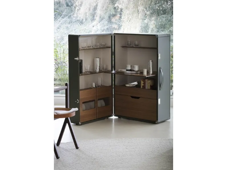 Contenitore Mobile Bar Isidoro in cuoio e legno di Poltrona Frau