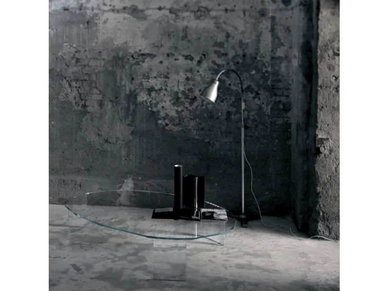 Tavolino Kooh I Noor in cristallo extralight con bordi irregolari di Glas Italia