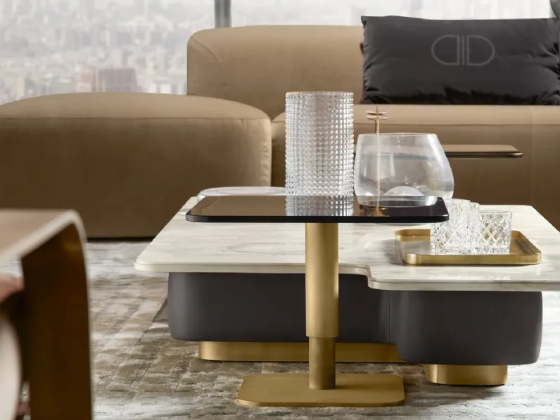 Tavolino Lipari in marmo, pelle e ottone di Daytona Home