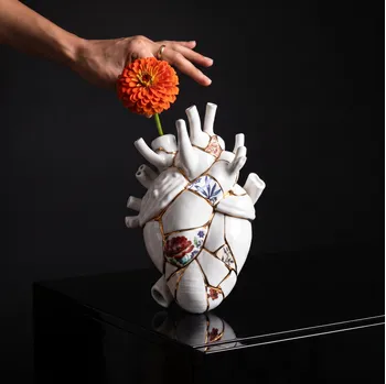 Vaso Love in Bloom Kintsugi di Seletti