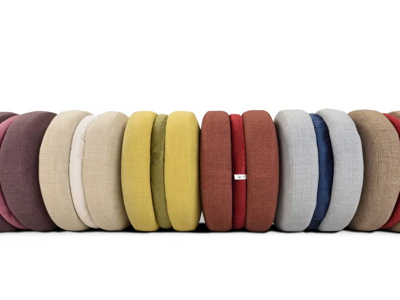 Pouf di design in tessuto Macarons di Calia