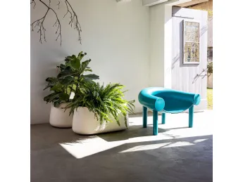 Il vaso Tubby di Magis è un oggetto di design iconico che unisce funzionalità ed estetica contempora