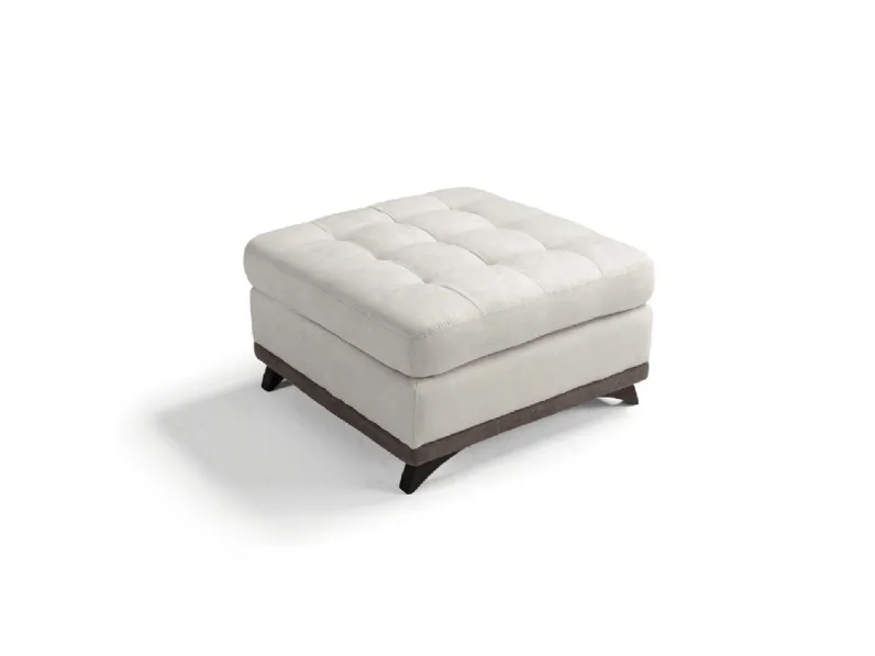 Pouf Mariano in pelle imbottito e trapuntato con piedi in legno di Sofangel