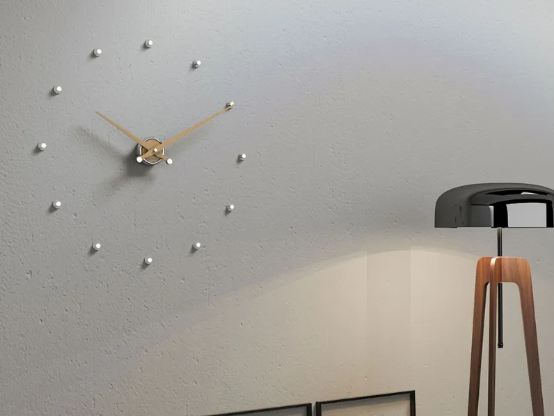 Orologio da parete Ritmo 80/12 con lancette in rovere di Materium