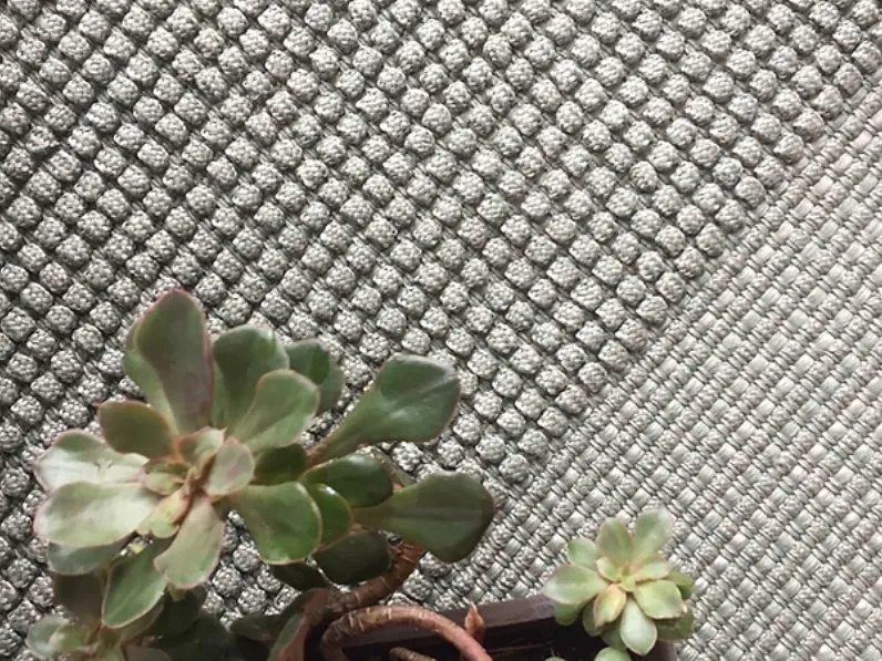 Tappeto tessuto a mano in fibra sintetica resistente ai raggi UV e intemperie Maui di Warli