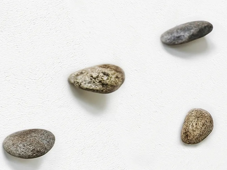 Appendiabiti Meteore in Sasso di Arenaria di Minotti Italia