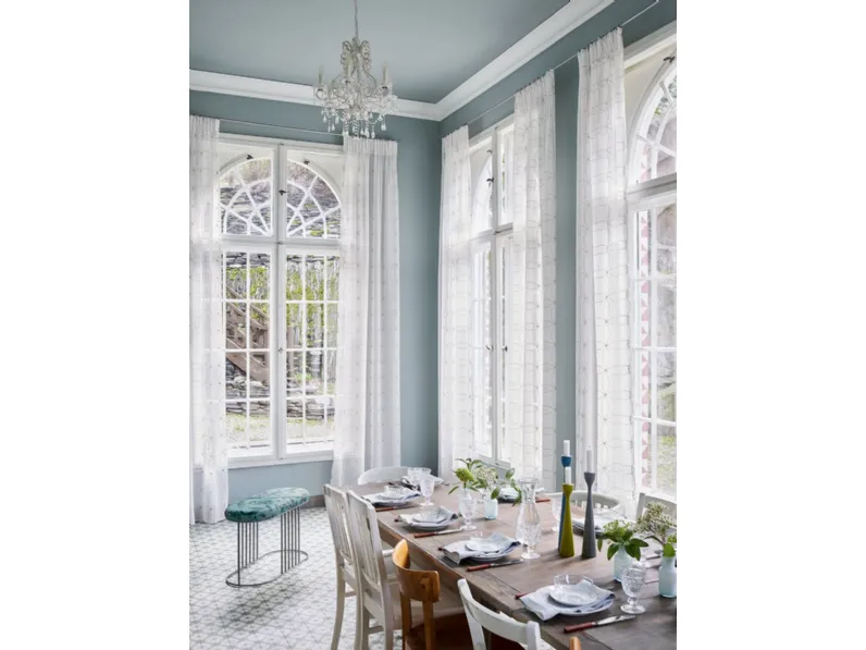 Tenda con ricamo a fiori stilizzati Miran di Ado