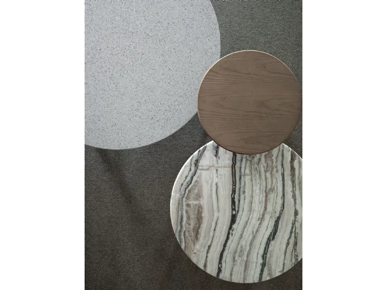 Tavolini Mocki con struttura in legno massello di Frassino e top ovale o rotondo in Seminato, Marmo o in Legno coordinato alla struttura di Frigerio